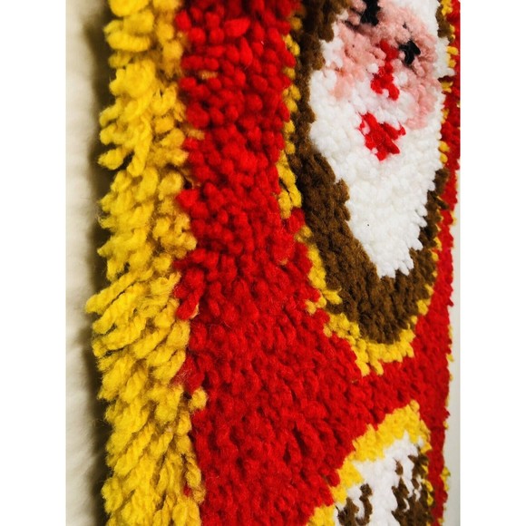 VTG Christmas Santa Reindeer Latch Hook Wall Hanging Handmade Kitschy Xmas Decor - Picture 6 of 8